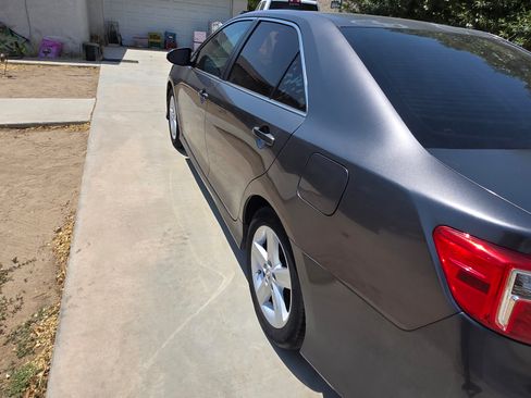 Used 2014 Toyota Camry SE image 18