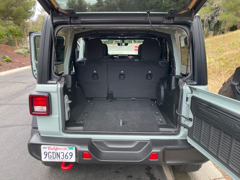 Used 2023 Jeep Wrangler Unlimited Rubicon w/ Cold Weather Group image 15