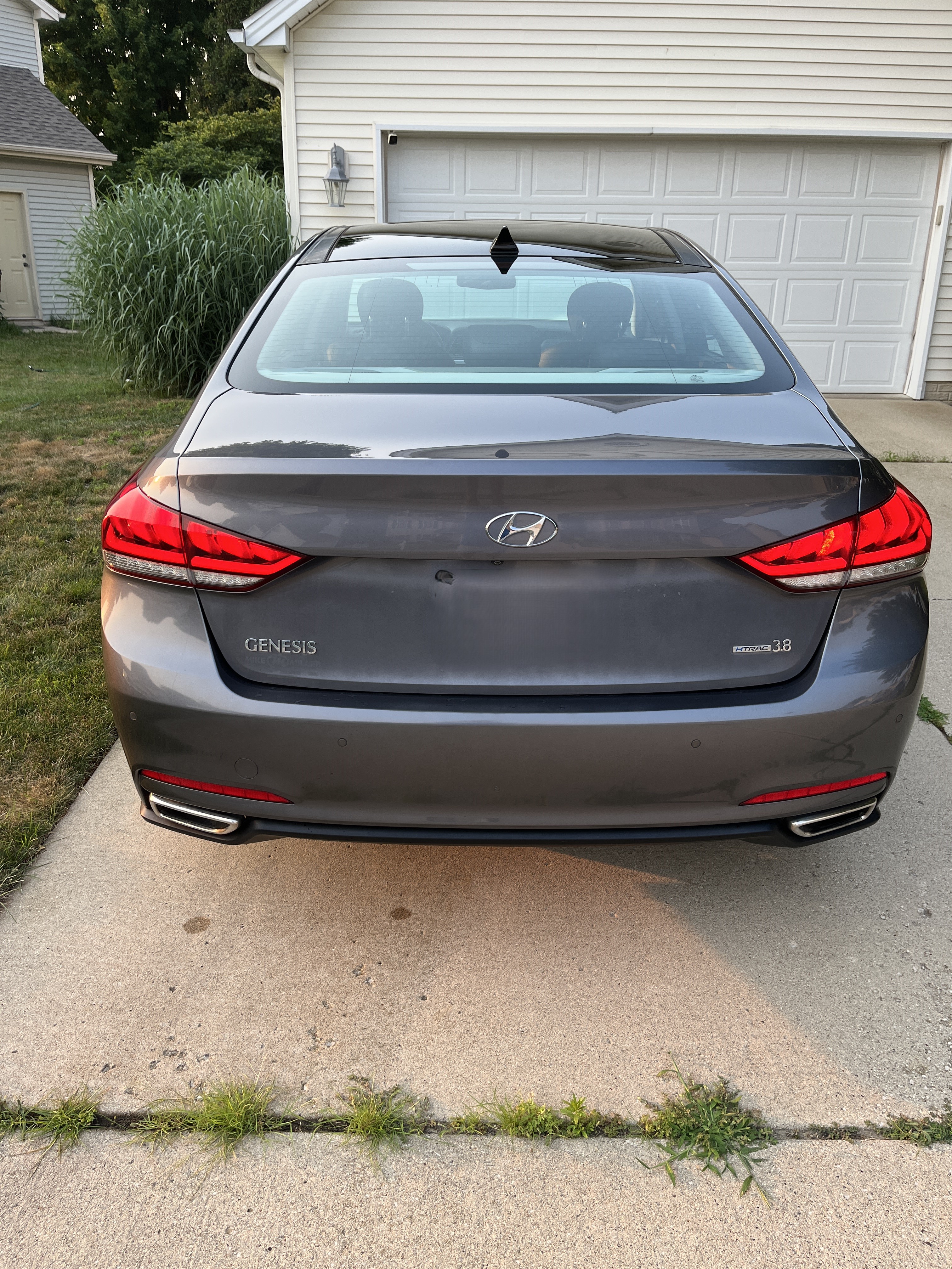 Used 2015 Hyundai Genesis 3.8 w/ Option Group 03 AWD/4WD image 8