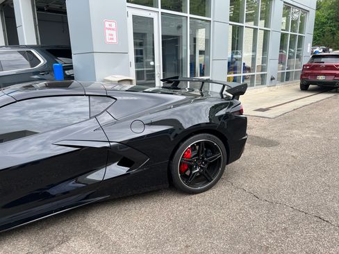 Used 2022 Chevrolet Corvette Stingray Coupe 2D w/ Z51 Performance Package image 13