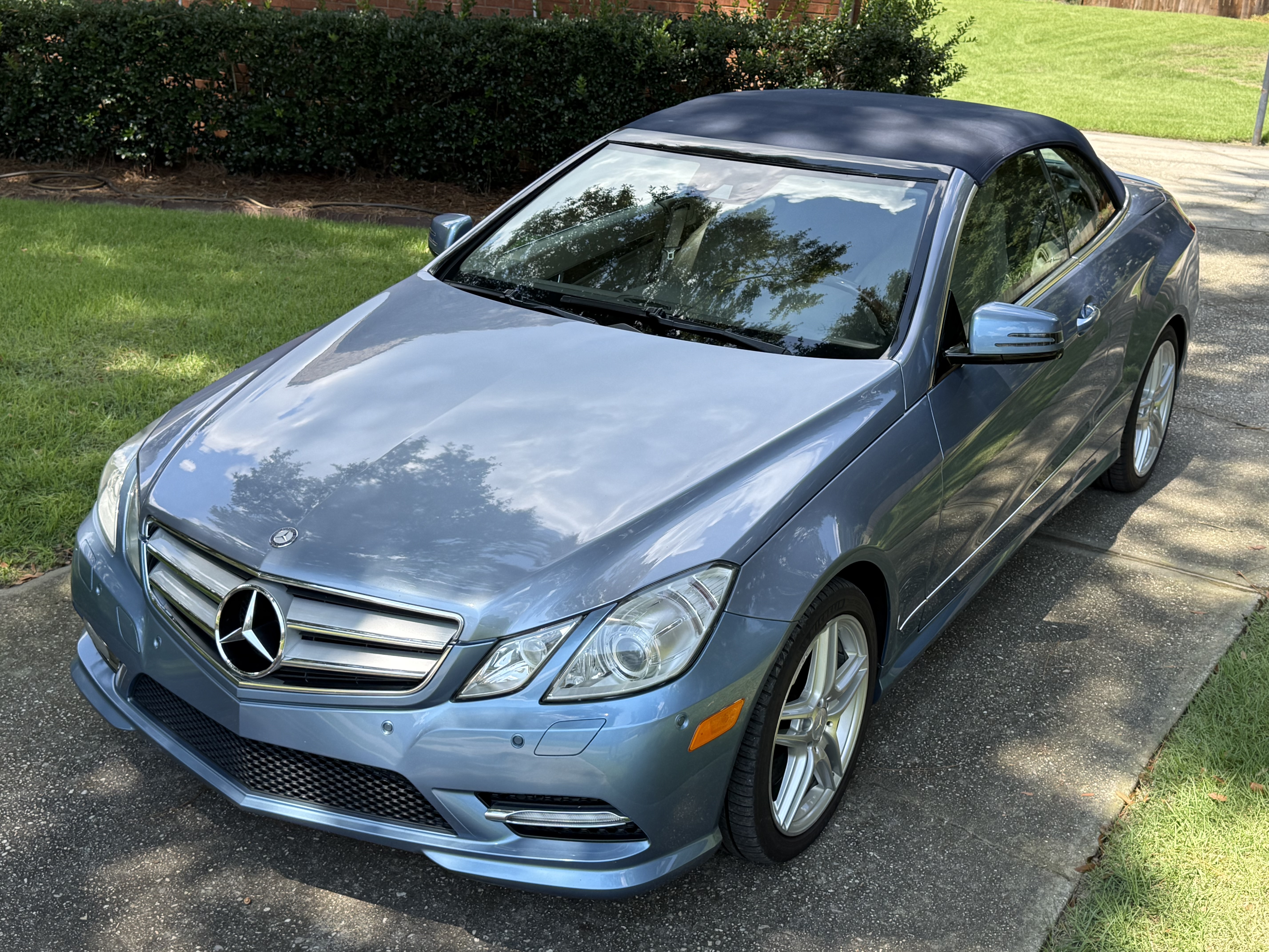 Used 2012 Mercedes-Benz E 550 Cabriolet image 1