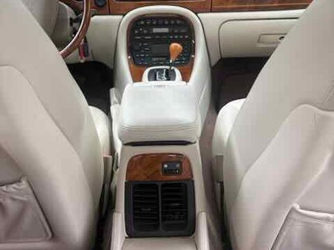 Used 2003 Jaguar XJ8 RWD image 18