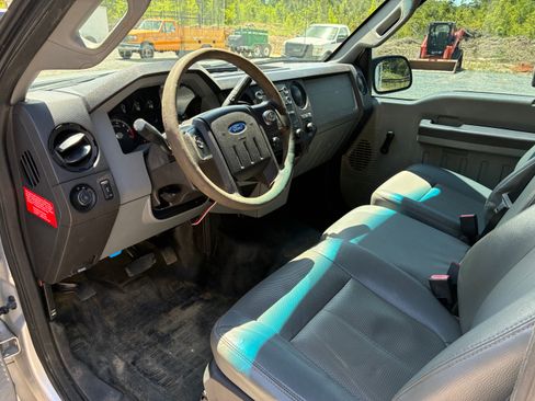 Used 2015 Ford F250 XL RWD image 8