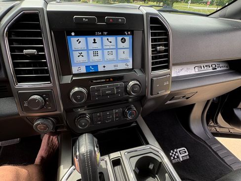 Used 2018 Ford F150 XLT w/ Equipment Group 302A Luxury AWD/4WD image 13