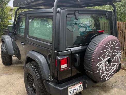 Used 2025 Jeep Wrangler Sport image 8