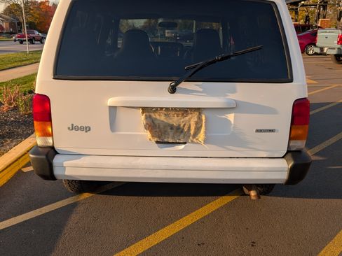 Used 2001 Jeep Cherokee Sport image 8