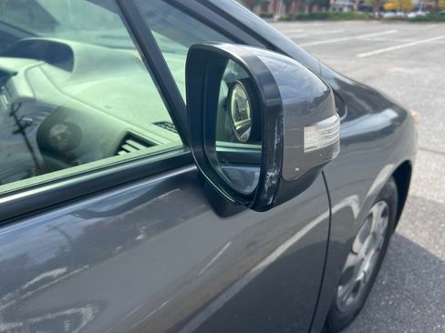 Used 2012 Honda Civic Hybrid Sedan image 14