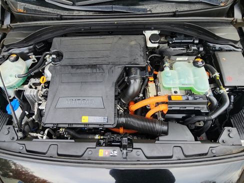 Used 2017 Hyundai Ioniq SEL image 18