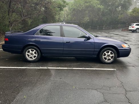 Used 1998 Toyota Camry LE image 6