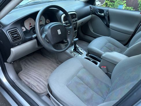 Used 2003 Saturn L-Series L200 w/ Sport Pkg FWD image 4