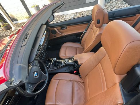 Used 2011 BMW 335i Convertible RWD image 6