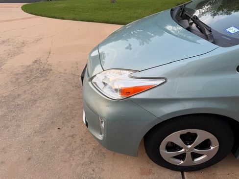Used 2012 Toyota Prius Three w/ Solar Roof Pkg FWD image 13