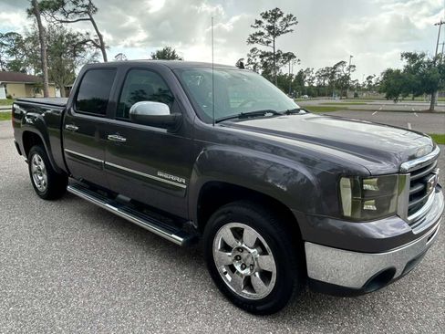 Used 2010 GMC Sierra 1500 SLE w/ Regional Value Package image 4