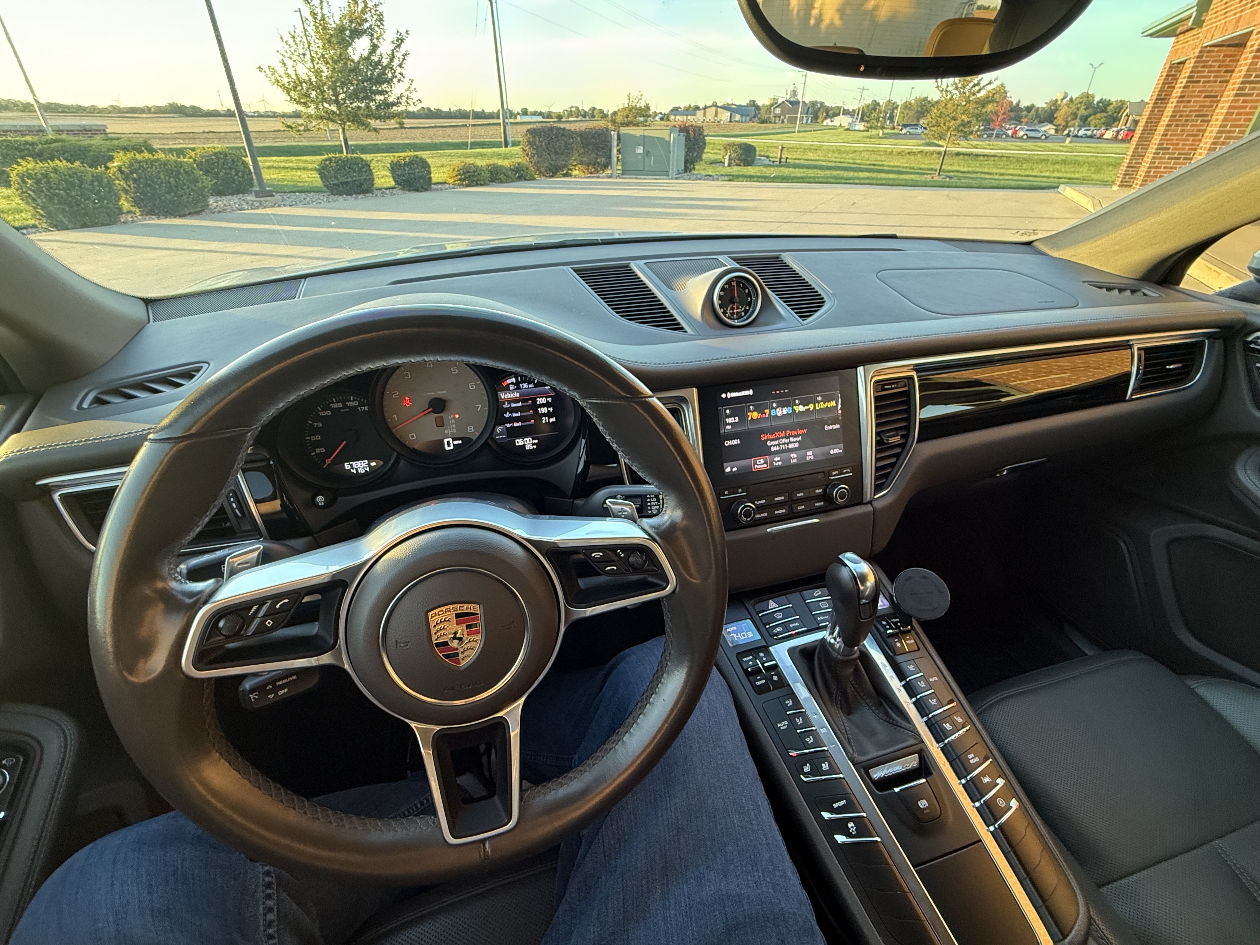 Used 2017 Porsche Macan S AWD/4WD image 18