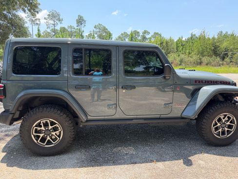 Used 2026 Jeep Wrangler Unlimited Rubicon AWD/4WD image 12