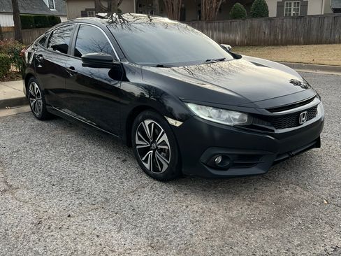 Used 2017 Honda Civic EX-T image 9