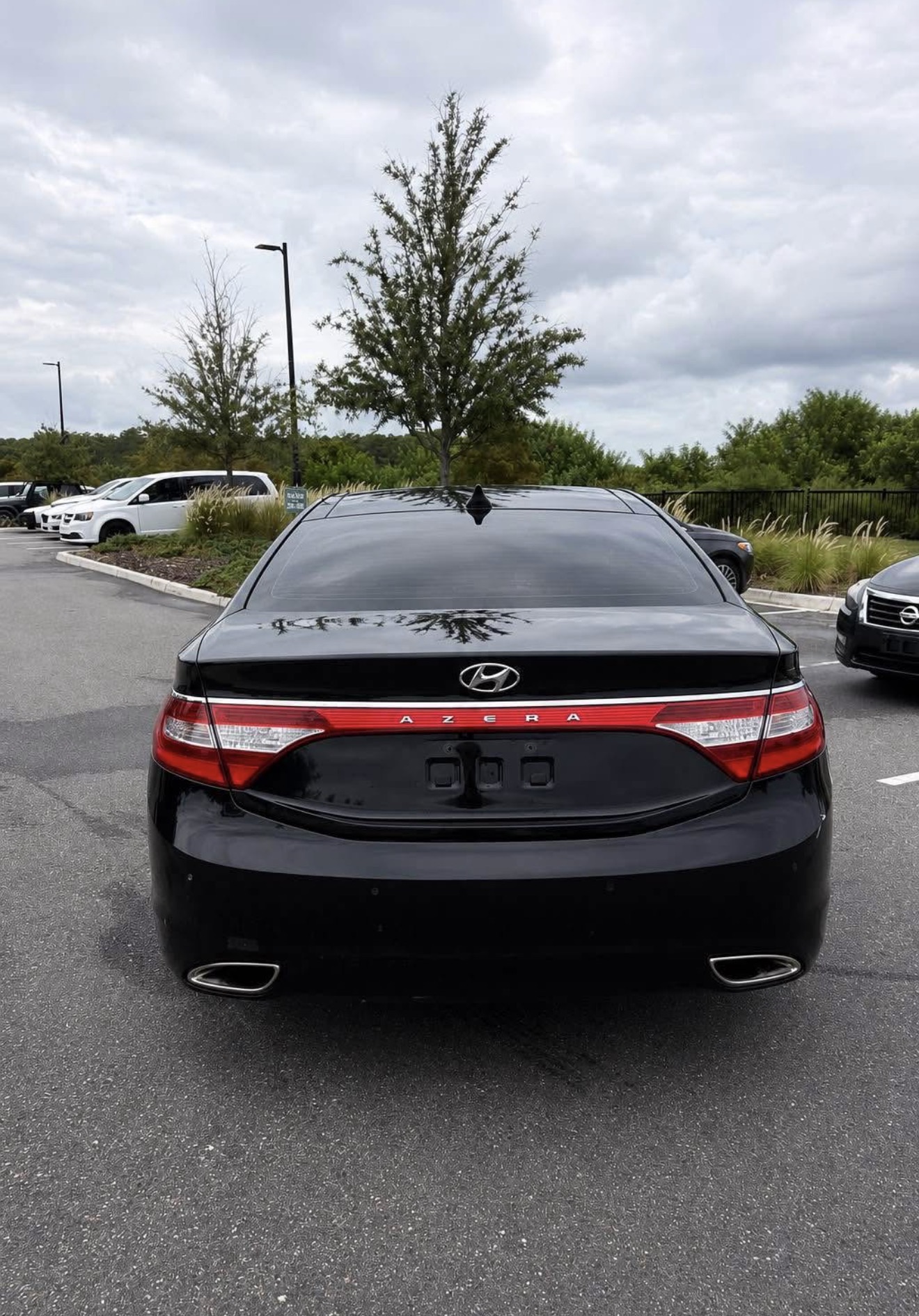 Used 2013 Hyundai Azera w/ Technology Pkg FWD image 2