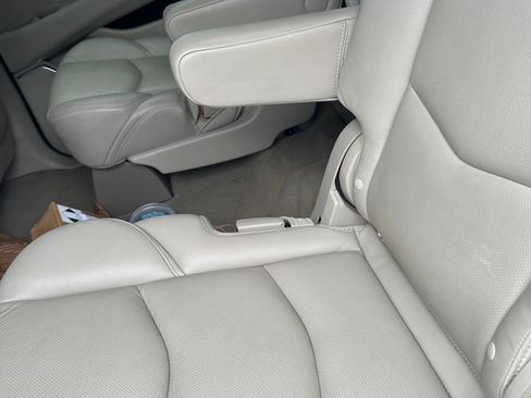 Used 2018 Cadillac Escalade Luxury RWD image 14