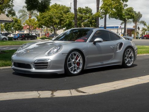 Used 2015 Porsche 911 Turbo S AWD/4WD image 6