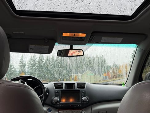 Used 2012 Toyota Highlander Limited image 21