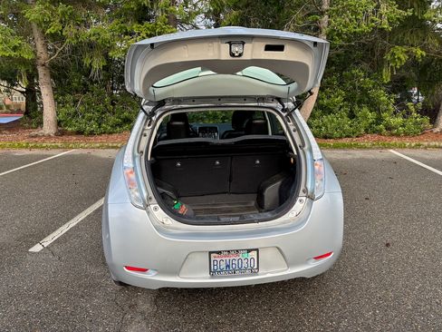 Used 2013 Nissan Leaf SL image 17