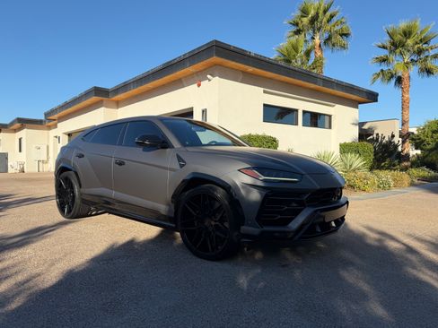 Used 2019 Lamborghini Urus image 5