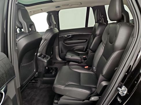 Used 2020 Volvo XC90 T6 Momentum image 5