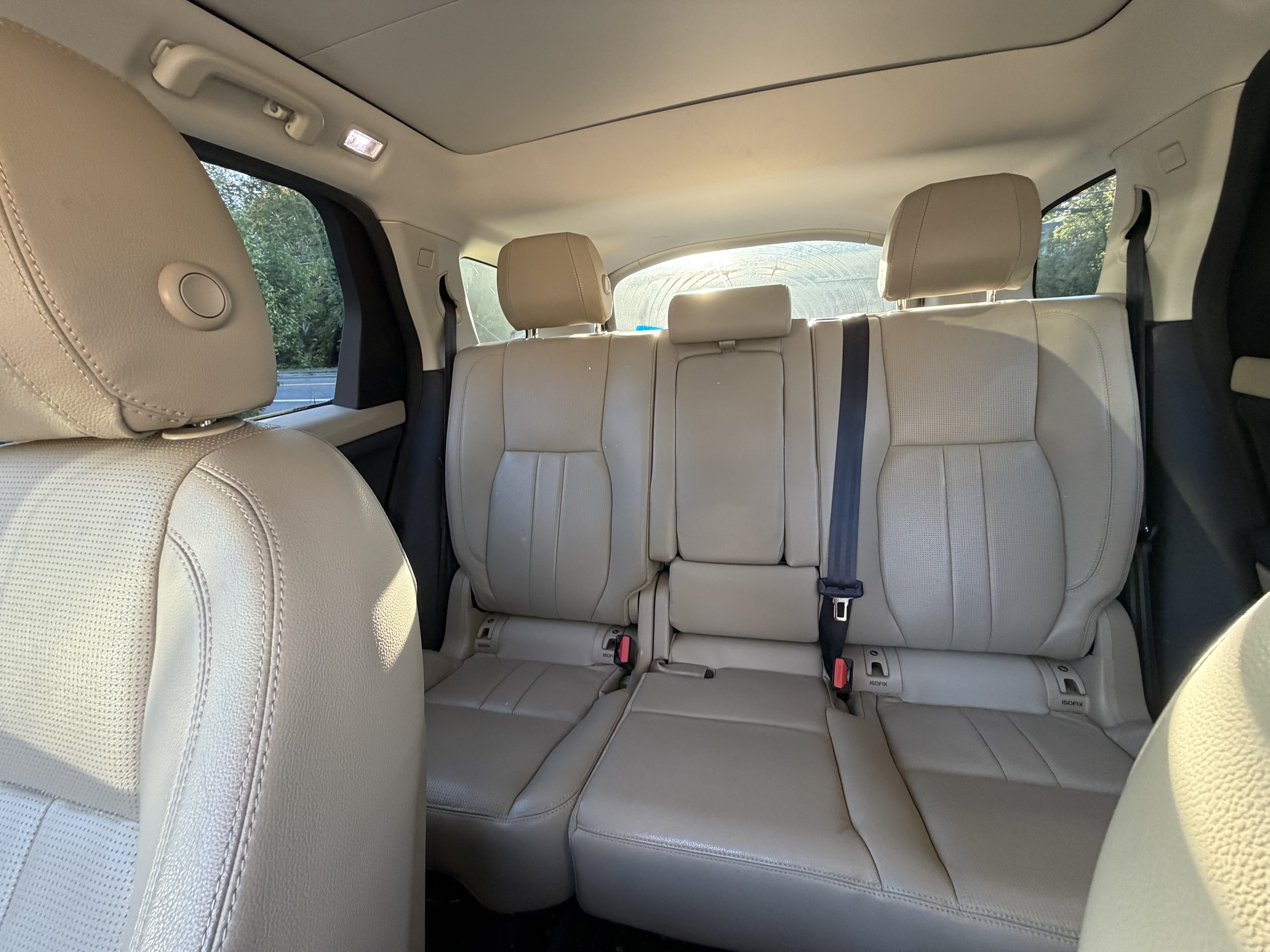 Used 2019 Land Rover Discovery Sport HSE AWD/4WD image 9