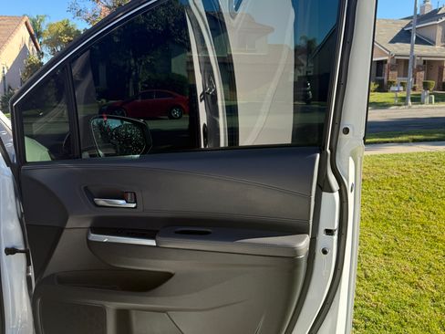 Used 2023 Toyota Sienna XSE image 9