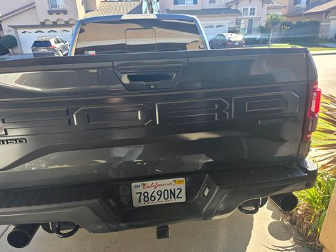 Used 2018 Ford F150 Raptor w/ Equipment Group 802A Luxury image 6