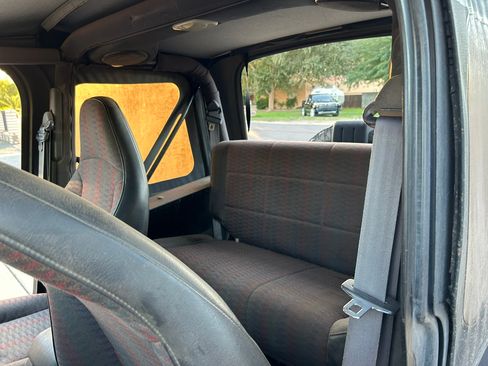Used 2000 Jeep Wrangler Sport AWD/4WD image 8