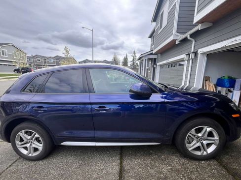 Used 2018 Audi Q5 2.0T Premium w/ Convenience Package image 2