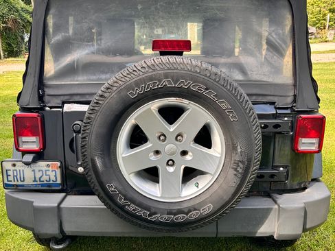 Used 2010 Jeep Wrangler Sport AWD/4WD image 6