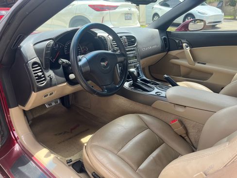 Used 2007 Chevrolet Corvette Coupe w/ Preferred Equipment Group RWD image 12