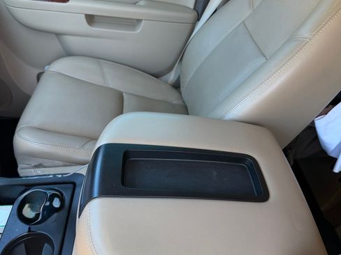 Used 2013 GMC Yukon SLT AWD/4WD image 9