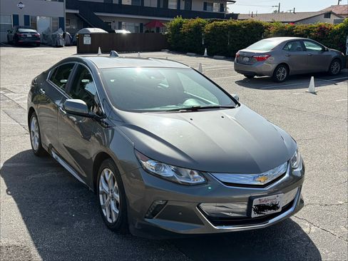 Used 2017 Chevrolet Volt Premier w/ Driver Confidence II Package image 11