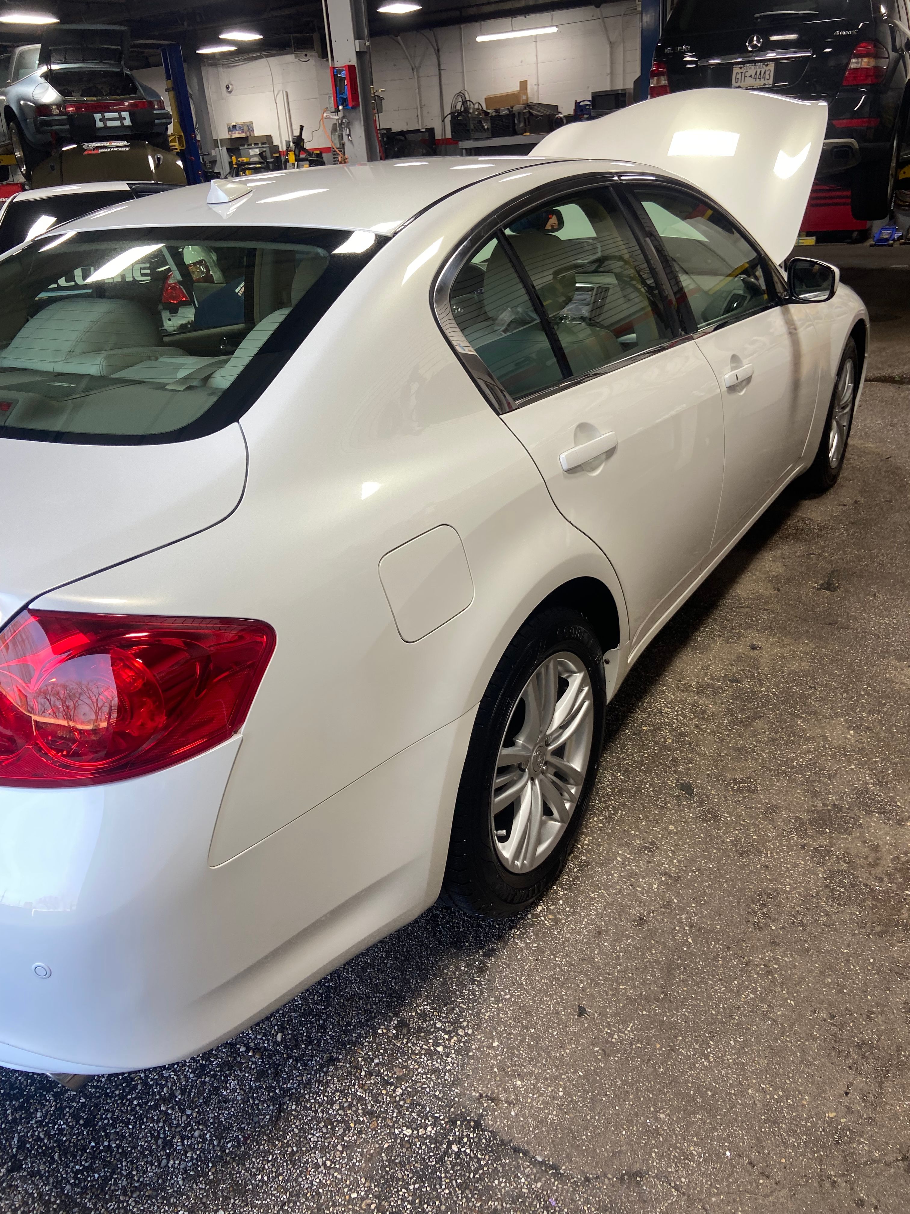 Used 2013 INFINITI G37 x Sedan w/ Premium Pkg AWD/4WD image 4