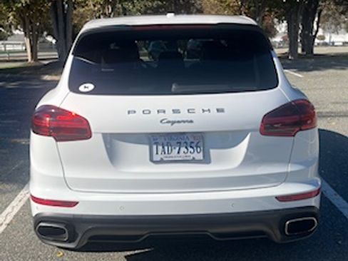 Used 2016 Porsche Cayenne image 4