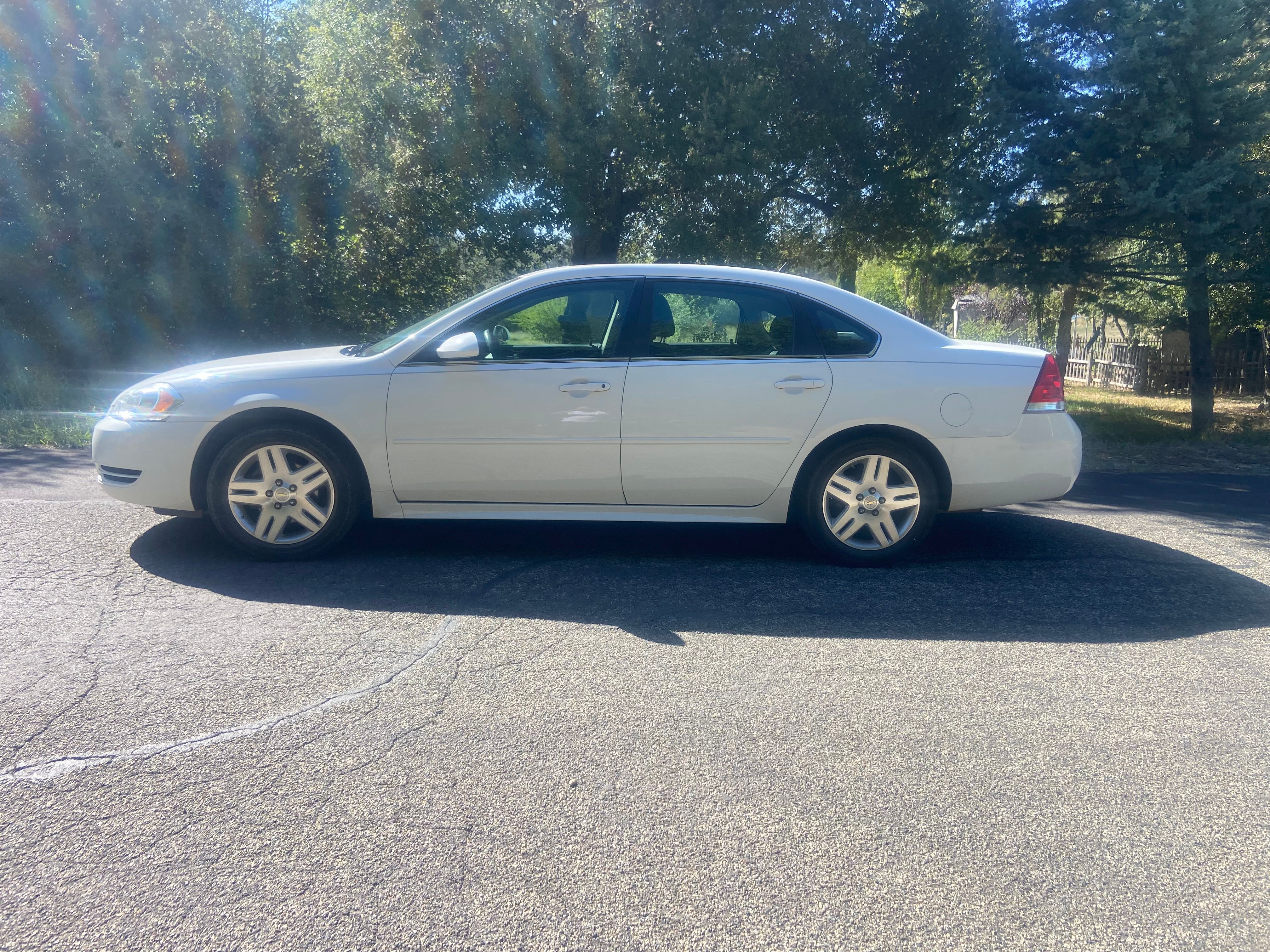 Used 2015 Chevrolet Impala LT w/ LT Sunroof Package FWD image 2