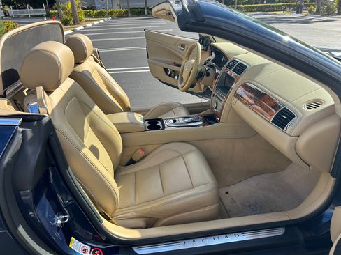 Used 2011 Jaguar XK Convertible image 24