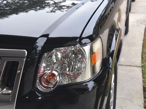 Used 2009 Ford Explorer Sport Trac Limited image 2