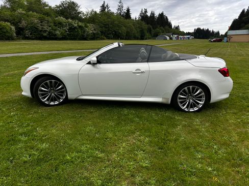 Used 2011 INFINITI G37 Convertible w/ Premium Pkg RWD image 24