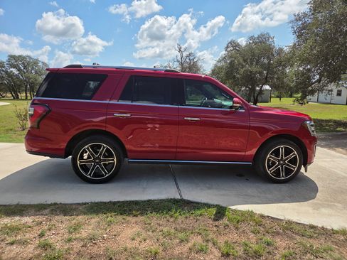Used 2020 Ford Expedition Limited w/ Texas Edition Package image 2