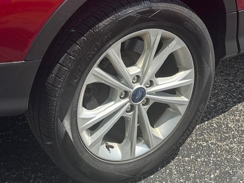 Used 2017 Ford Escape SE FWD image 9