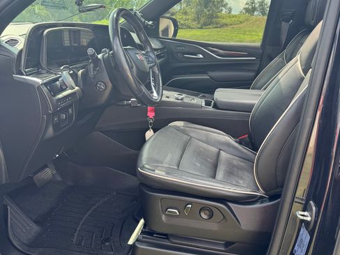 Used 2022 Cadillac Escalade Sport w/ LPO, Floor Liner Package image 8