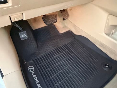 Used 2015 Lexus RX 450h AWD image 25