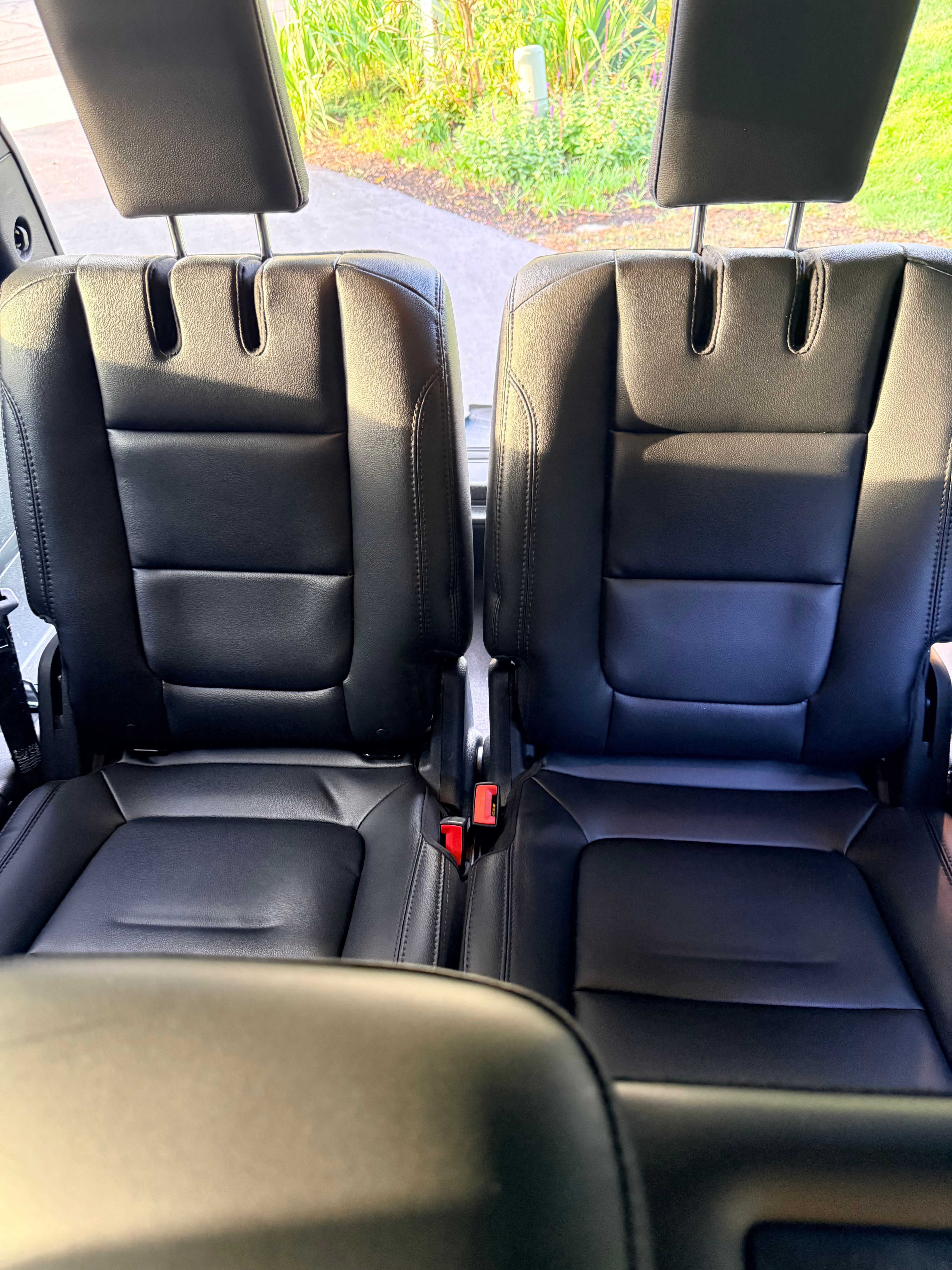Used 2019 Ford Explorer XLT w/ Equipment Group 202A AWD/4WD image 12