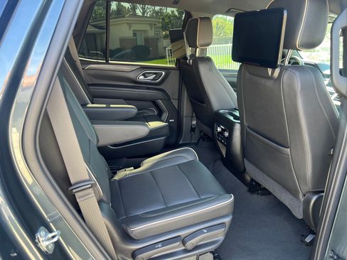 Used 2021 GMC Yukon SLT w/ Rear Media and Nav Package image 17