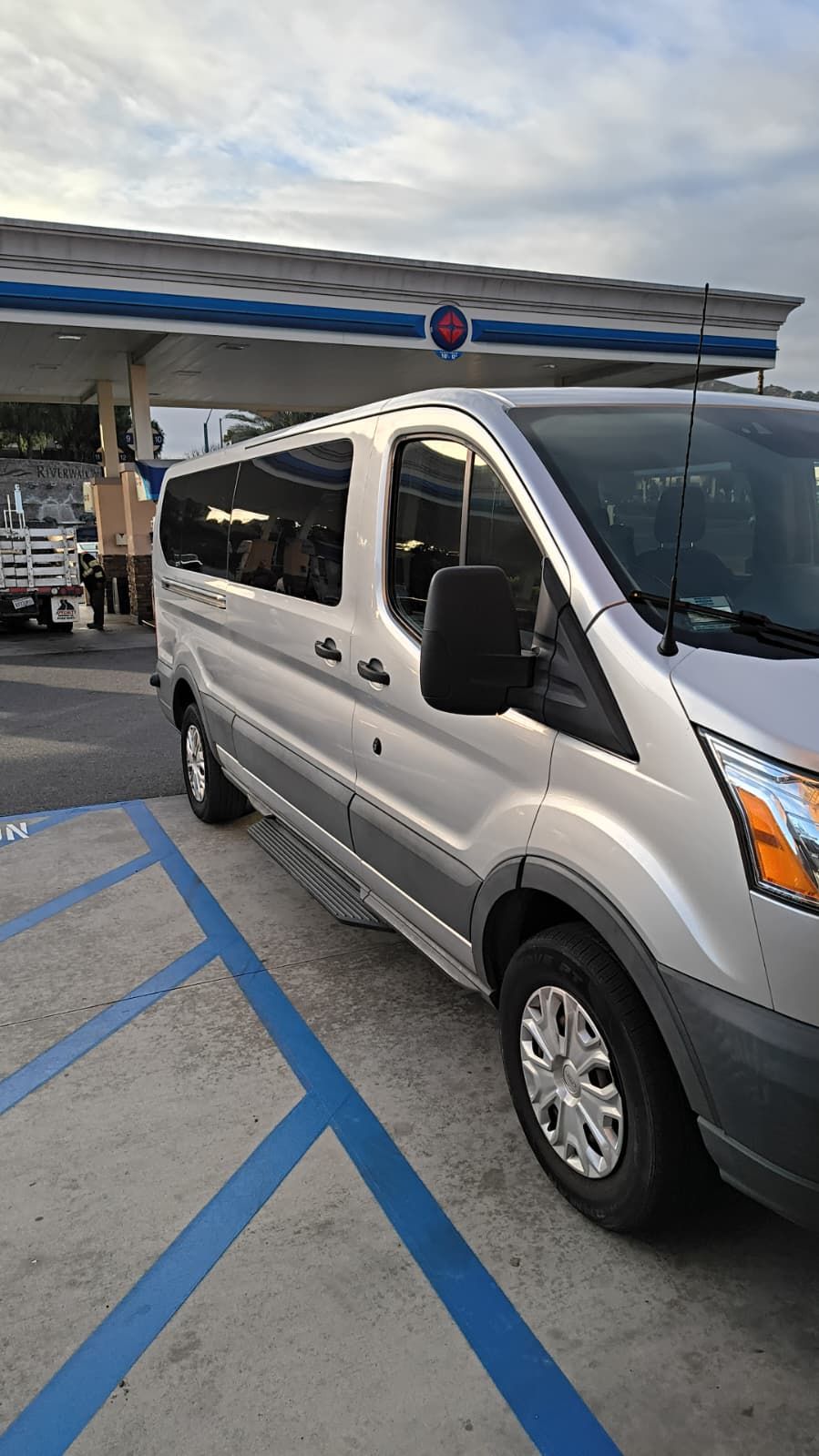 Used 2016 Ford Transit 350 XLT RWD image 4