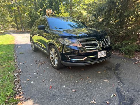 Used 2017 Lincoln MKX Reserve w/ Driver Assistance Package AWD/4WD image 1